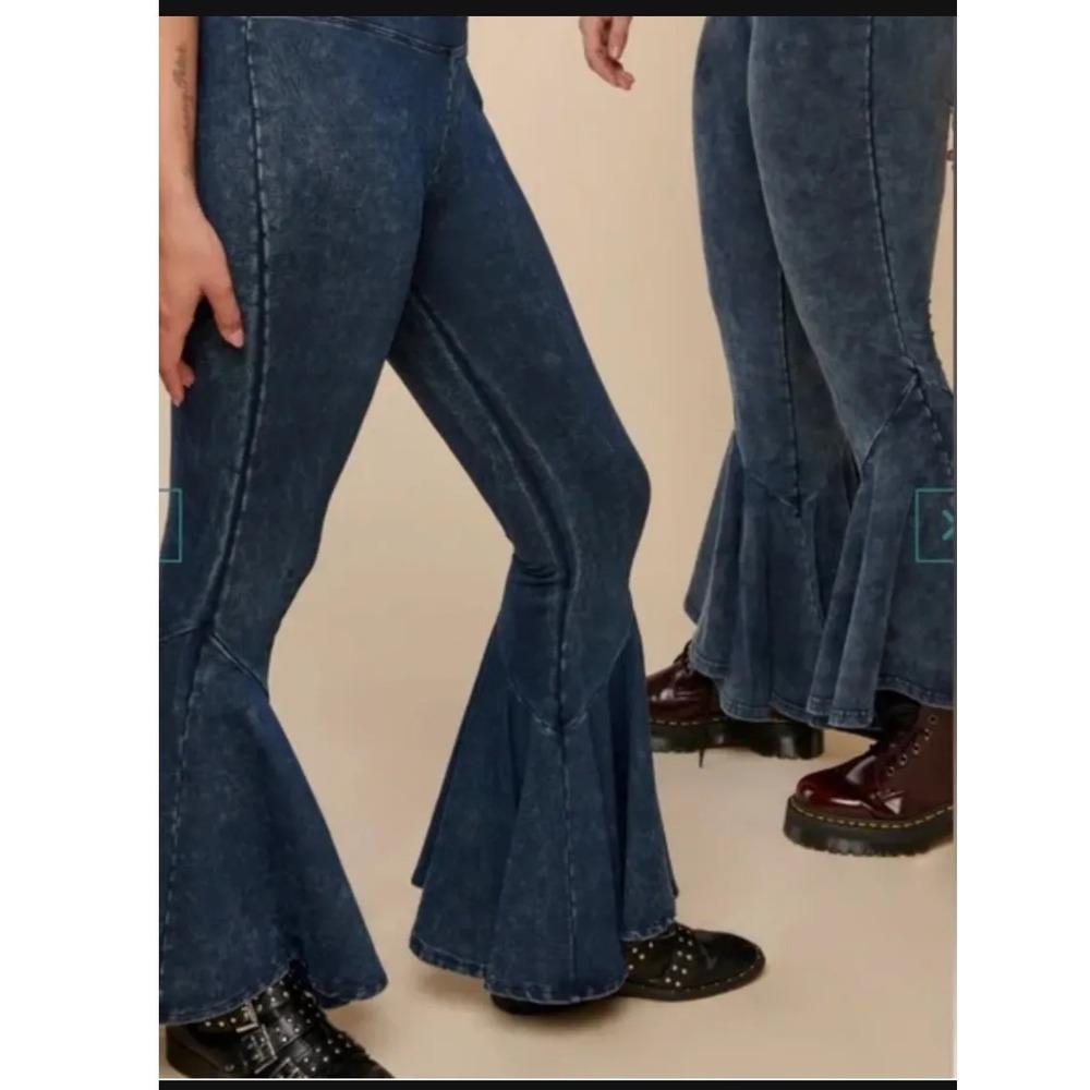 Earthbound Flower Child Boho Blue‎ Flare Pants L NWT MSRP $58